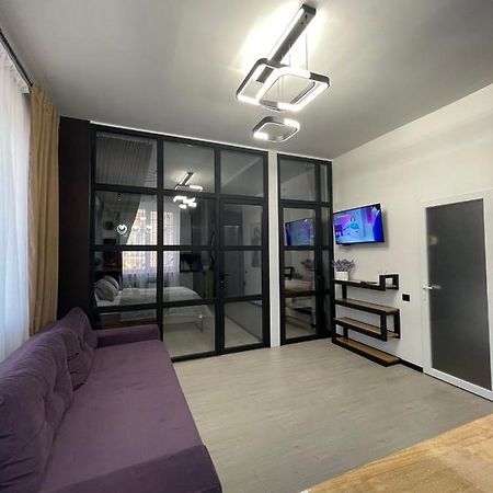 Vel Люкс Apartment Chernivtsi Bagian luar foto