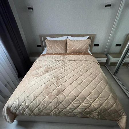 Vel Люкс Apartment Chernivtsi Bagian luar foto