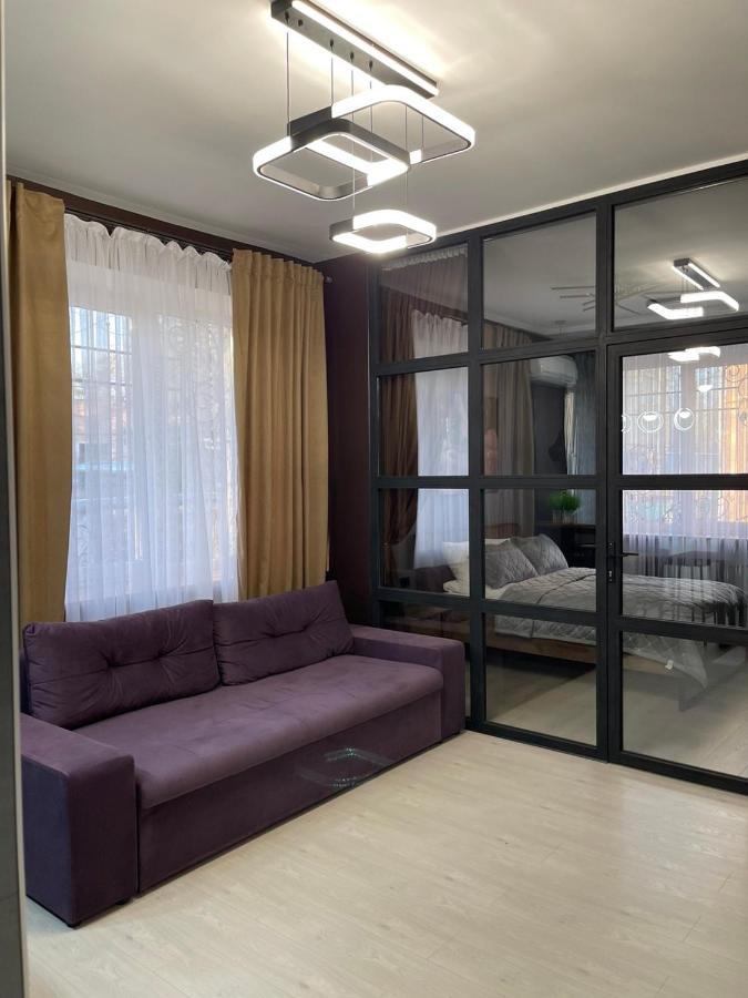 Vel Люкс Apartment Chernivtsi Bagian luar foto
