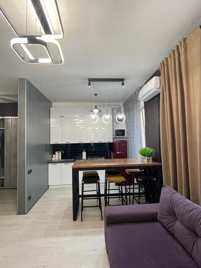 Vel Люкс Apartment Chernivtsi Bagian luar foto