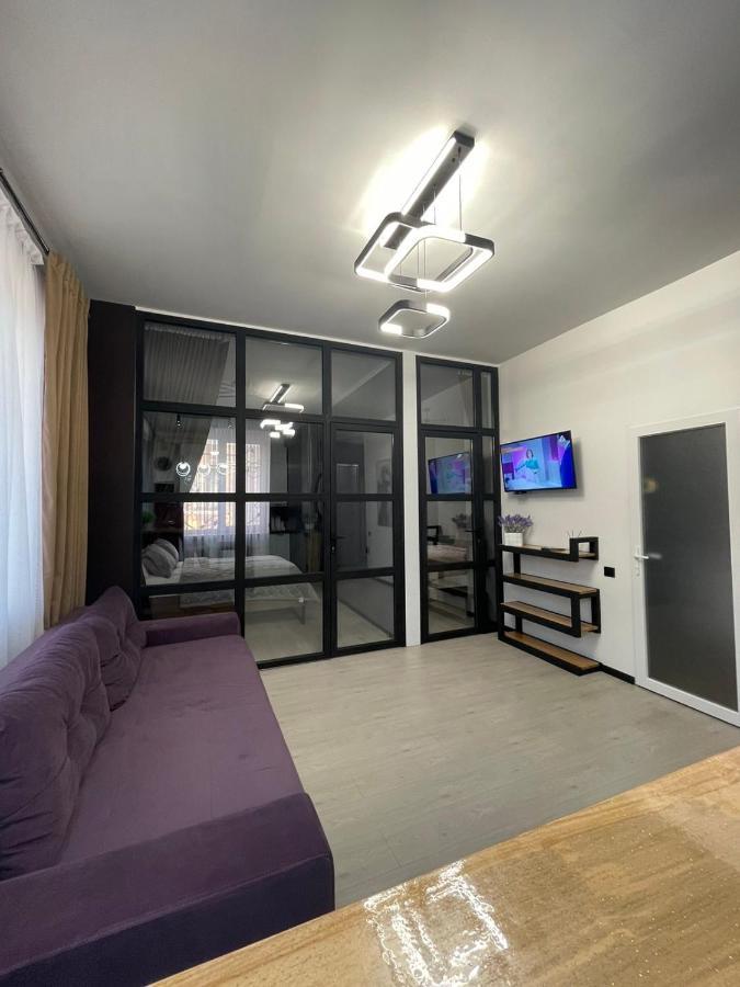 Vel Люкс Apartment Chernivtsi Bagian luar foto