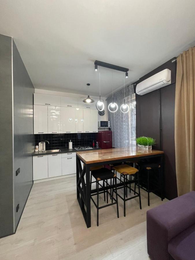 Vel Люкс Apartment Chernivtsi Bagian luar foto