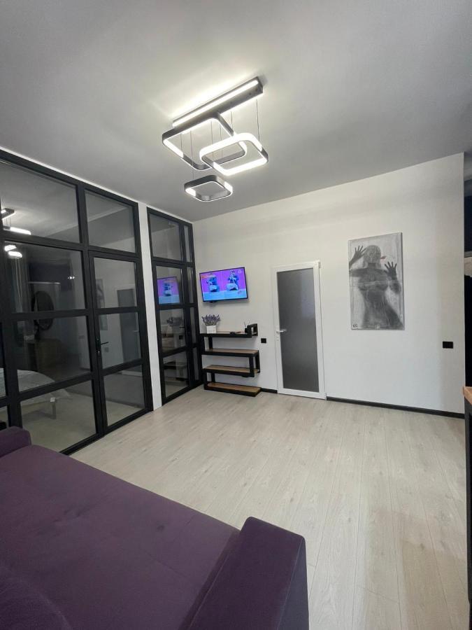 Vel Люкс Apartment Chernivtsi Bagian luar foto