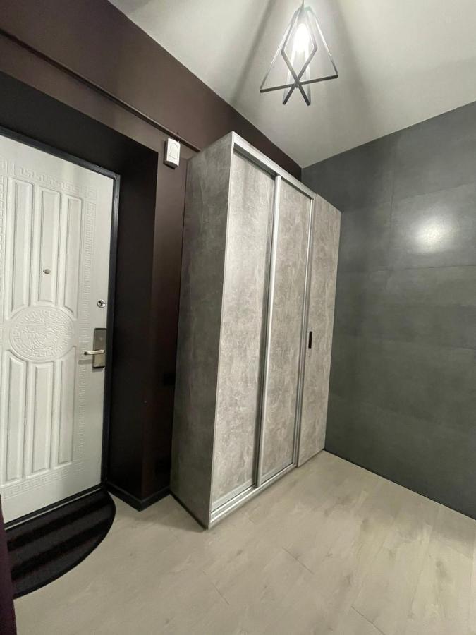 Vel Люкс Apartment Chernivtsi Bagian luar foto