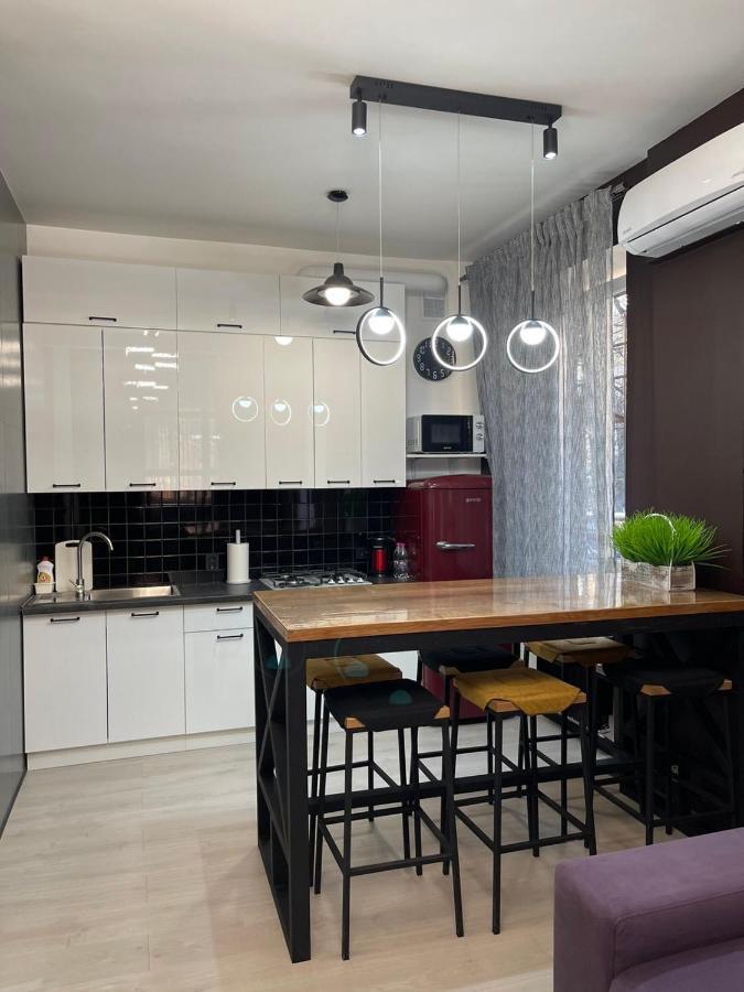 Vel Люкс Apartment Chernivtsi Bagian luar foto